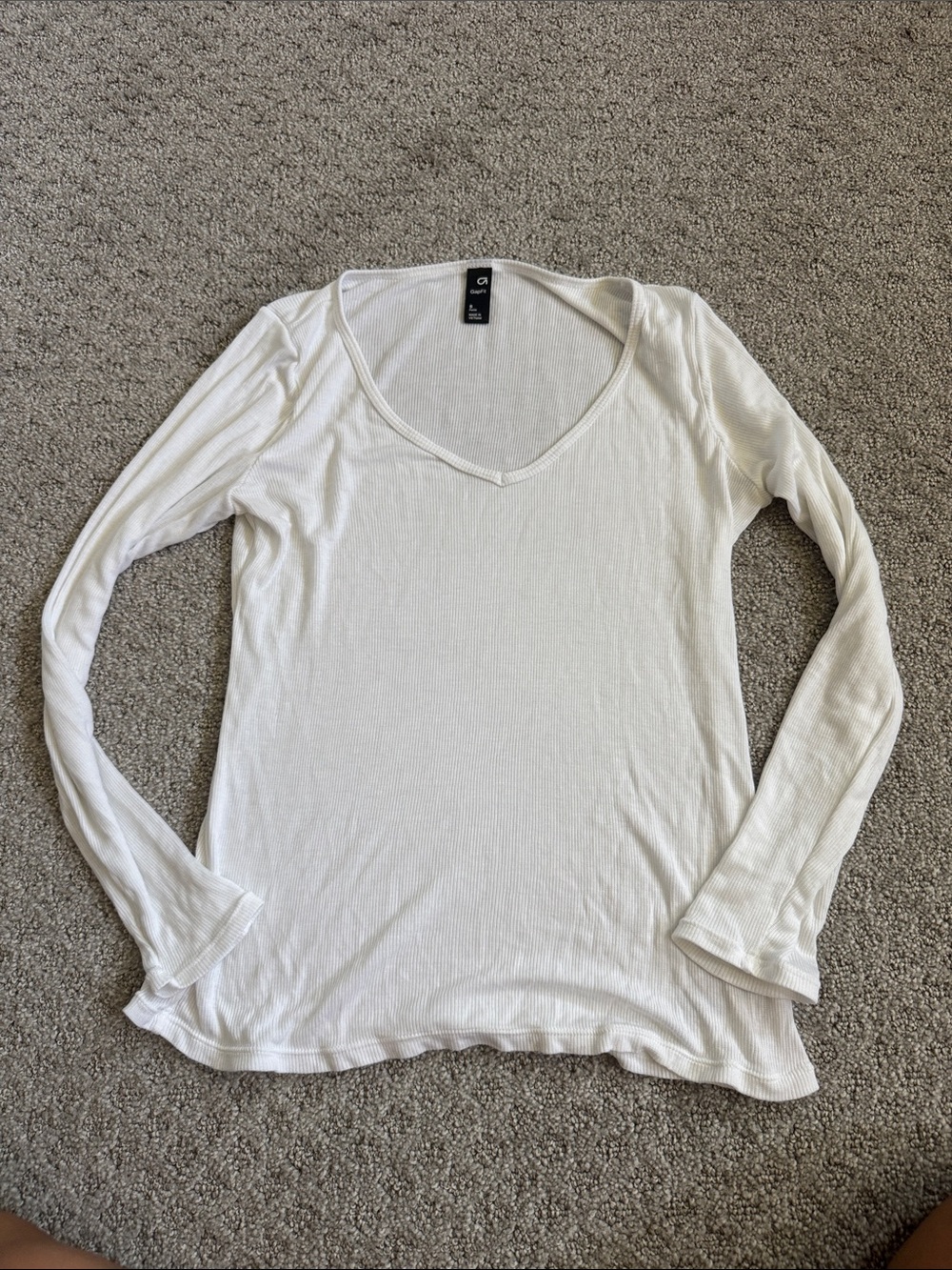GAP White Long-Sleeve V-Neck Ribbed Top